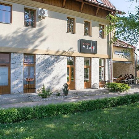 Forras Apartman Eger Exteriér fotografie